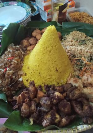 Foto resep Nasi tumpeng kuning
