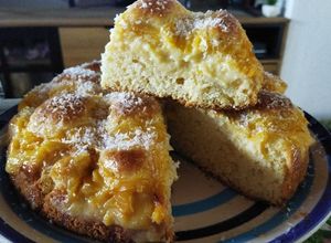 Una foto de Torta con crema pastelera y coco (muy fácil y rica)