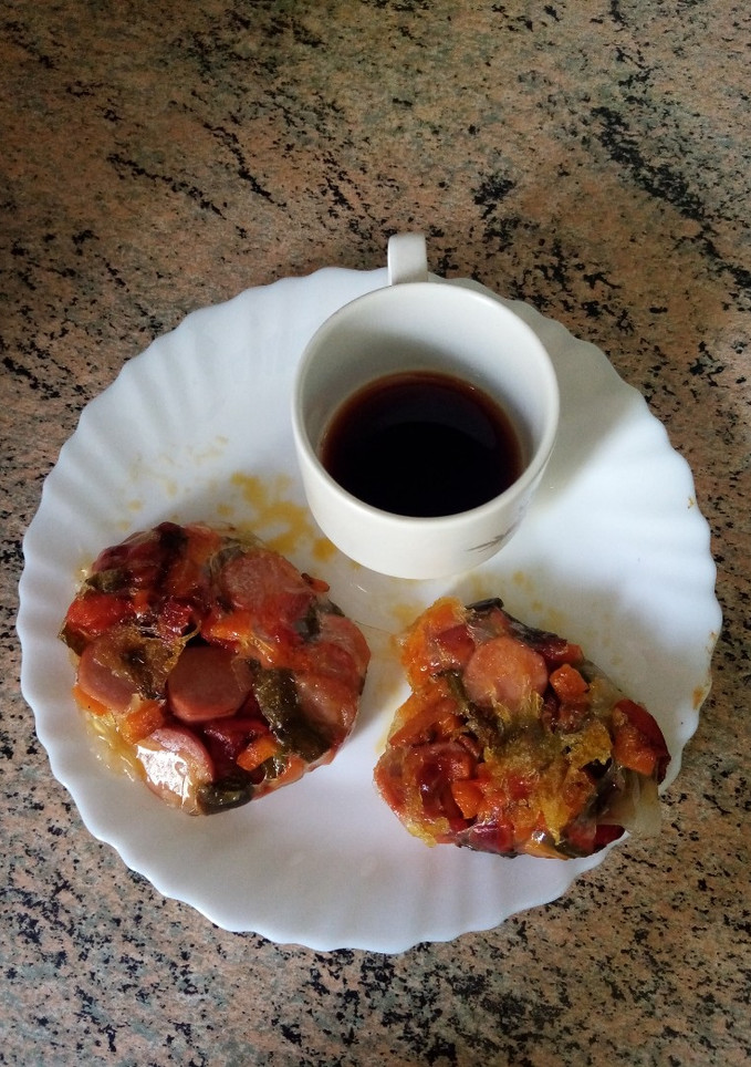 Una foto de Rollitos de verduras con salchicha en papel de arroz