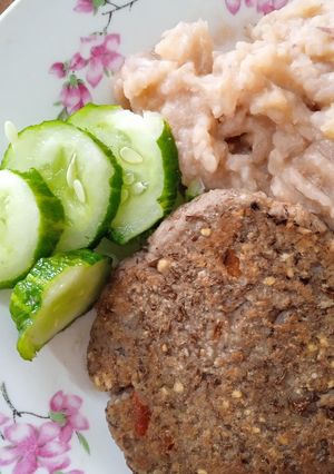 A picture of Lentil and Chicken Burger.