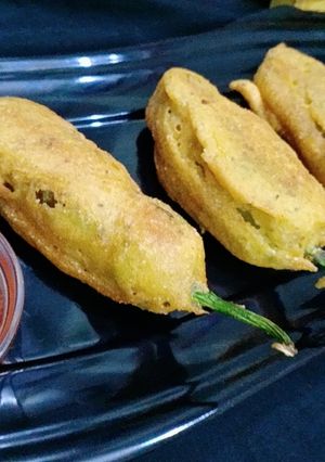 मिर्च की पकौड़ी (Mirch ki pakodi recipe in Hindi) रेसिपी मुख्य फोटो
