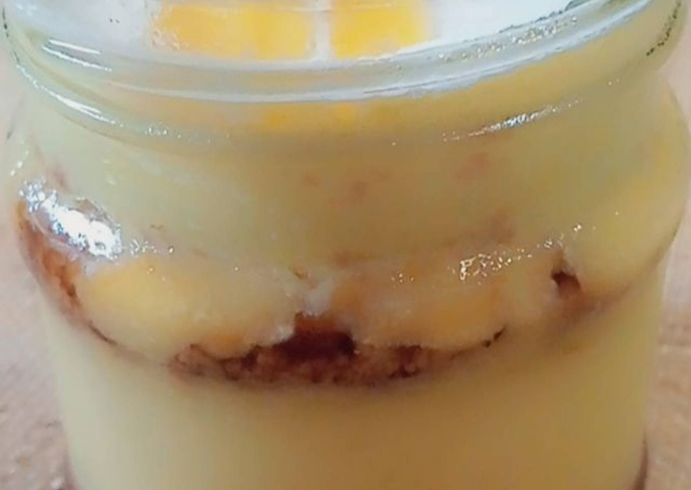 Velvety mango biscuit jar