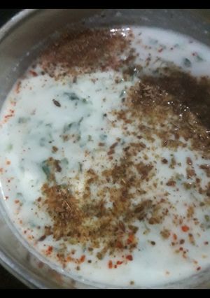 बथुआ का रायता (bathua ka raita recipe in Hindi) रेसिपी मुख्य फोटो