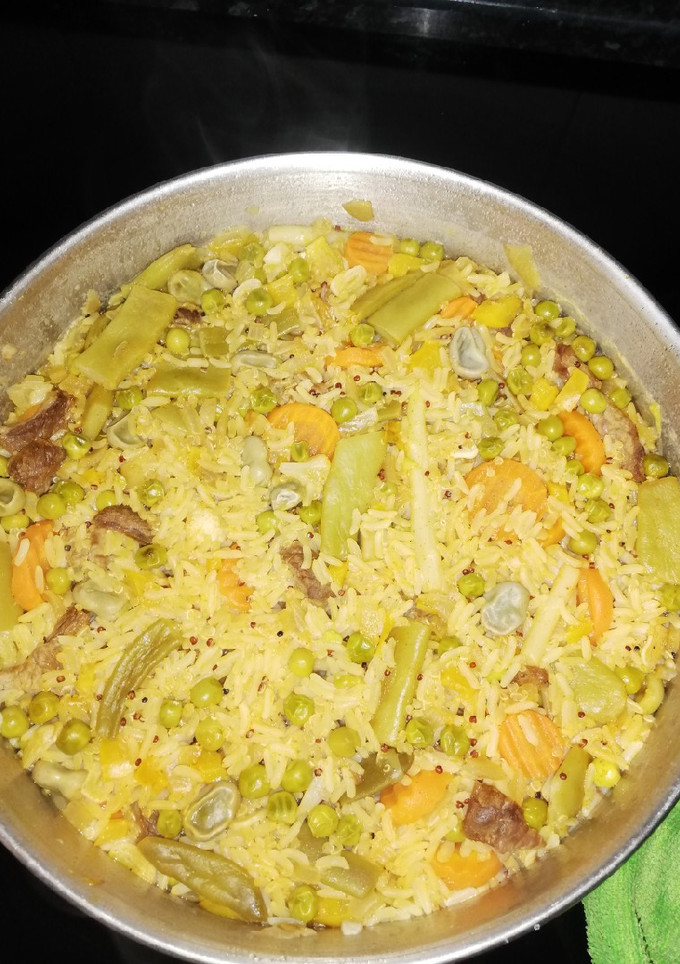 Una foto de Arroz con ternera, verdura y quinoa