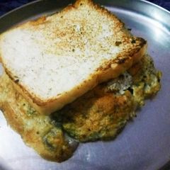 A picture of Omelette Bread.