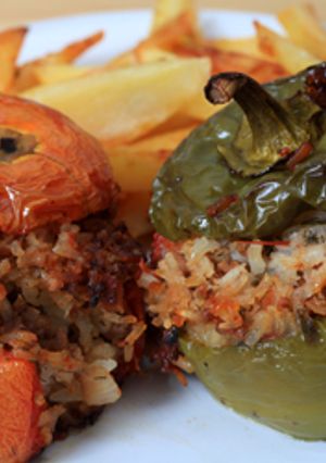 صورة لوصفة طريقة عمل محشي بندورة وفليفلة خفيفة