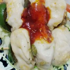 A picture of Momos.