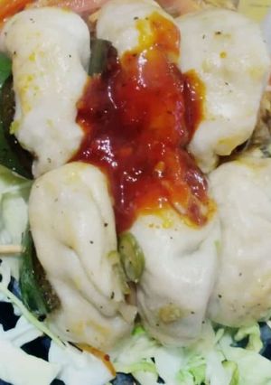 A picture of Momos.