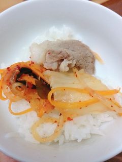 Hình của món Kim chi ngày gió mùa.