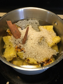 Una foto de Jugo pera-piña dominicano