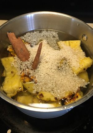 Una foto de Jugo pera-piña dominicano