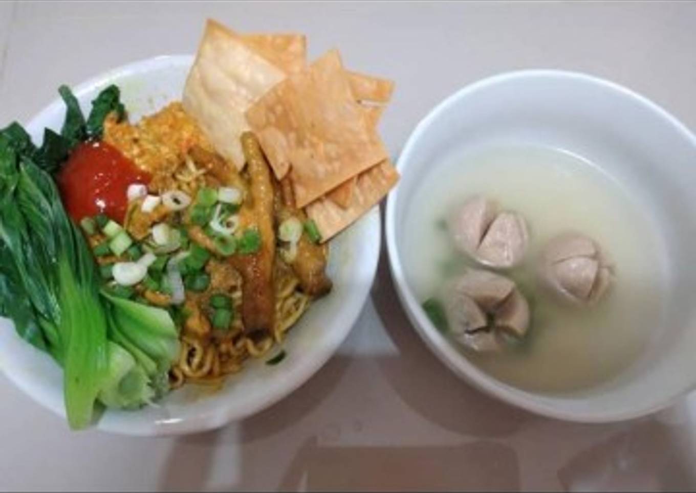 Mie Ayam Ceker Kuah Bakso