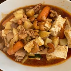 A picture of Massaman Curry.