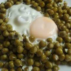 Una foto de Guisantes con huevo