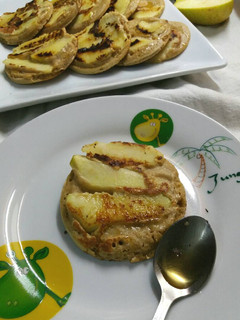 Una foto de Tortitas de avena con manzanas