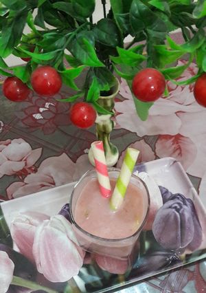 A picture of Banana roohafza shake.