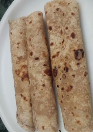 A picture of Simple veg roll for kids lunch box.