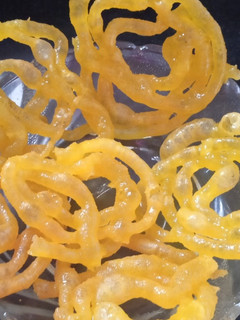 જલેબી(jelbi recipe in Gujarati) રેસીપી મુખ્ય ફોટો