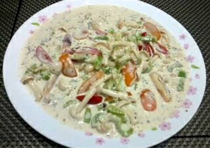 Salad In Garlic Cream Cheese Spread