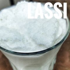 A picture of Meethi lassi.