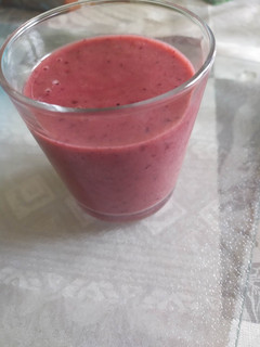 Una foto de Batido de fresa y plátano