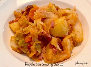 Foto principal de Repollo con patatas, bacon y chorizo