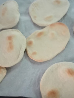 Una foto de Pan sin miga ó pan de pita