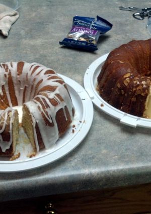A picture of Amaretto- Almond cake.