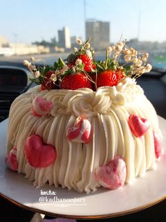 عکسی از دستور تزئین کیک فوری بدون خامه کشی 🍰