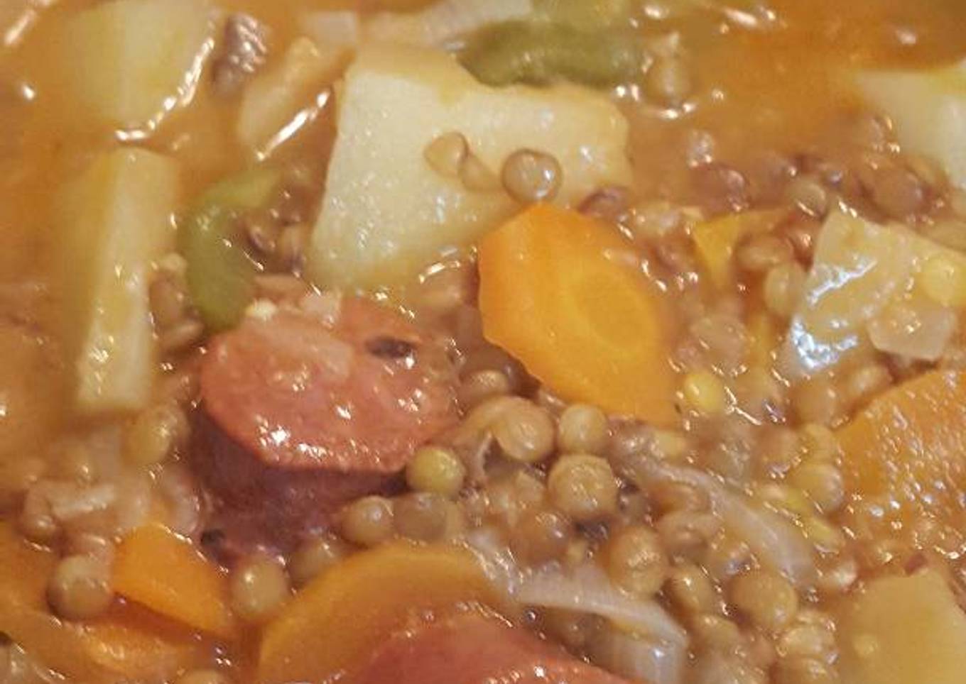 Lentejas pardiñas con vino blanco y chorizo