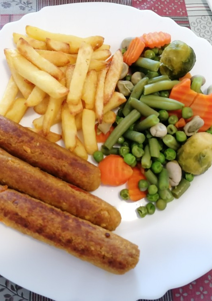 Una foto de 51.Salchichas veganas con soja texturizada y garbanzos