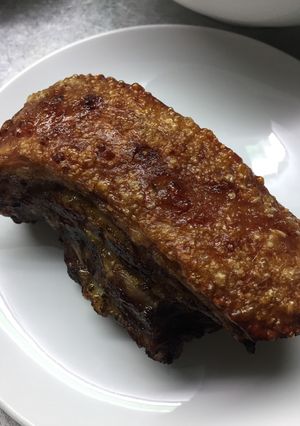 Hình của món Ba chỉ quay giòn bì.