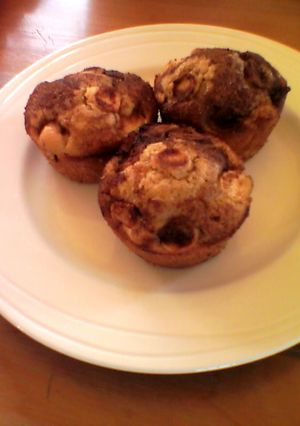 A picture of Cinnamon Apple Muffins.