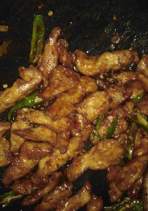 A picture of Dry chicken chilli.