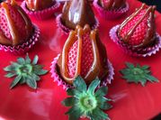 Una foto de frutillas al chocolate