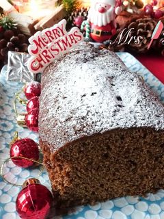 A picture of Christmas Gingerbread Cake.