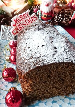A picture of Christmas Gingerbread Cake.