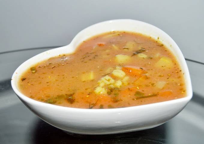 Zupa pomidorowa z kaszą pęczak główne zdjęcie przepisu