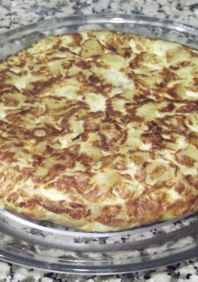 Una foto de Tortilla de patatas y cebolla
