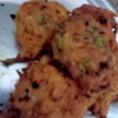 A picture of Piyaz and band gobhi pakory😋.
