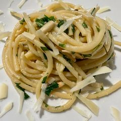 A picture of Buttery Lemon Pasta with Almonds and Arugula.