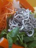 Ensalada aguacate y gulas