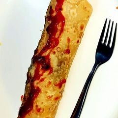 A picture of Egg chicken roll.