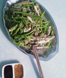 ốc móng tay xào me