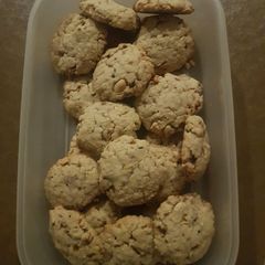 A picture of Cowboy Cookies.