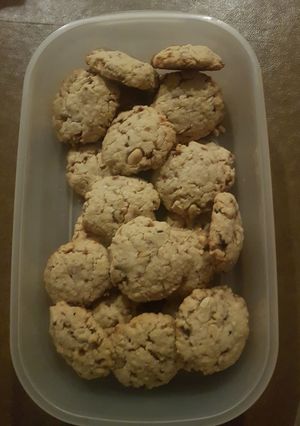 A picture of Cowboy Cookies.
