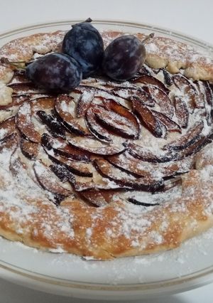 O poză a rețetei Prune Galette sau Clătită crocantă cu prune.