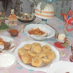 A picture of Sattu ki litti chokha bihari platter.