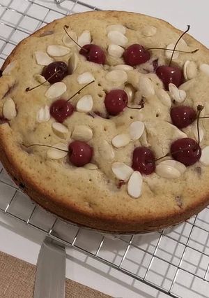 صورة لوصفة كيكة الكرز رائعة وسهلة 🍒