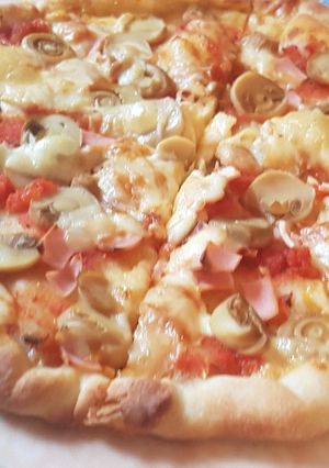 O poză a rețetei Pizza de casă cu blat rapid.